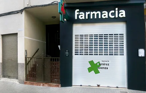 Fachada de Farmacia Ramírez Abenza