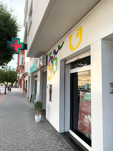 Fachada de Farmacia Loreto Ramos